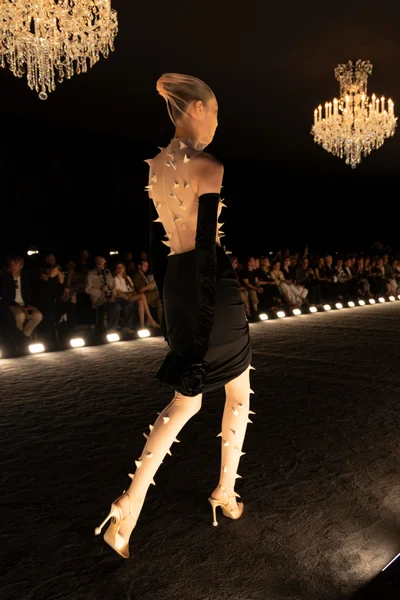 Look 14